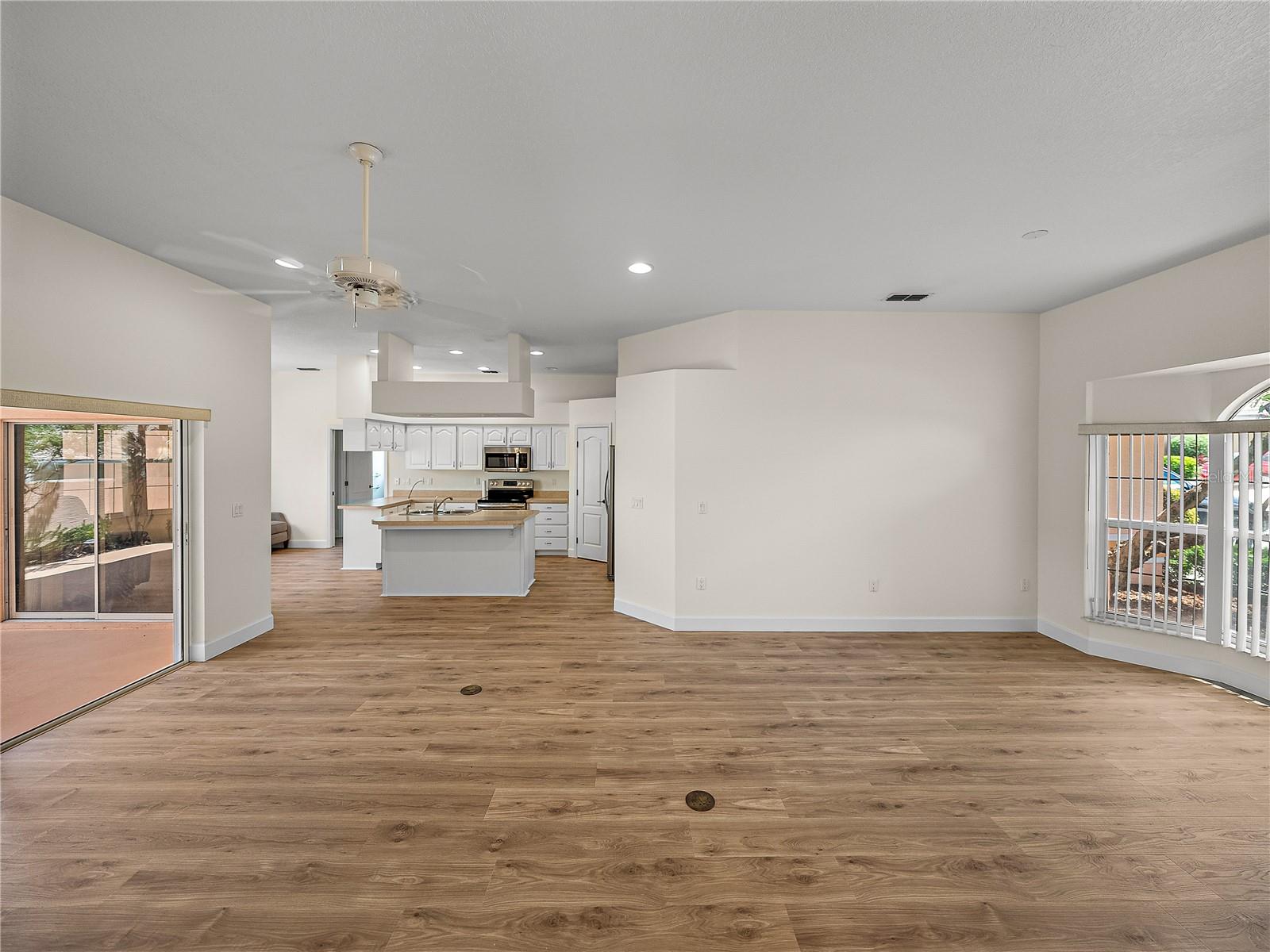 Image 17 of 71 For 113 Harbor Way
