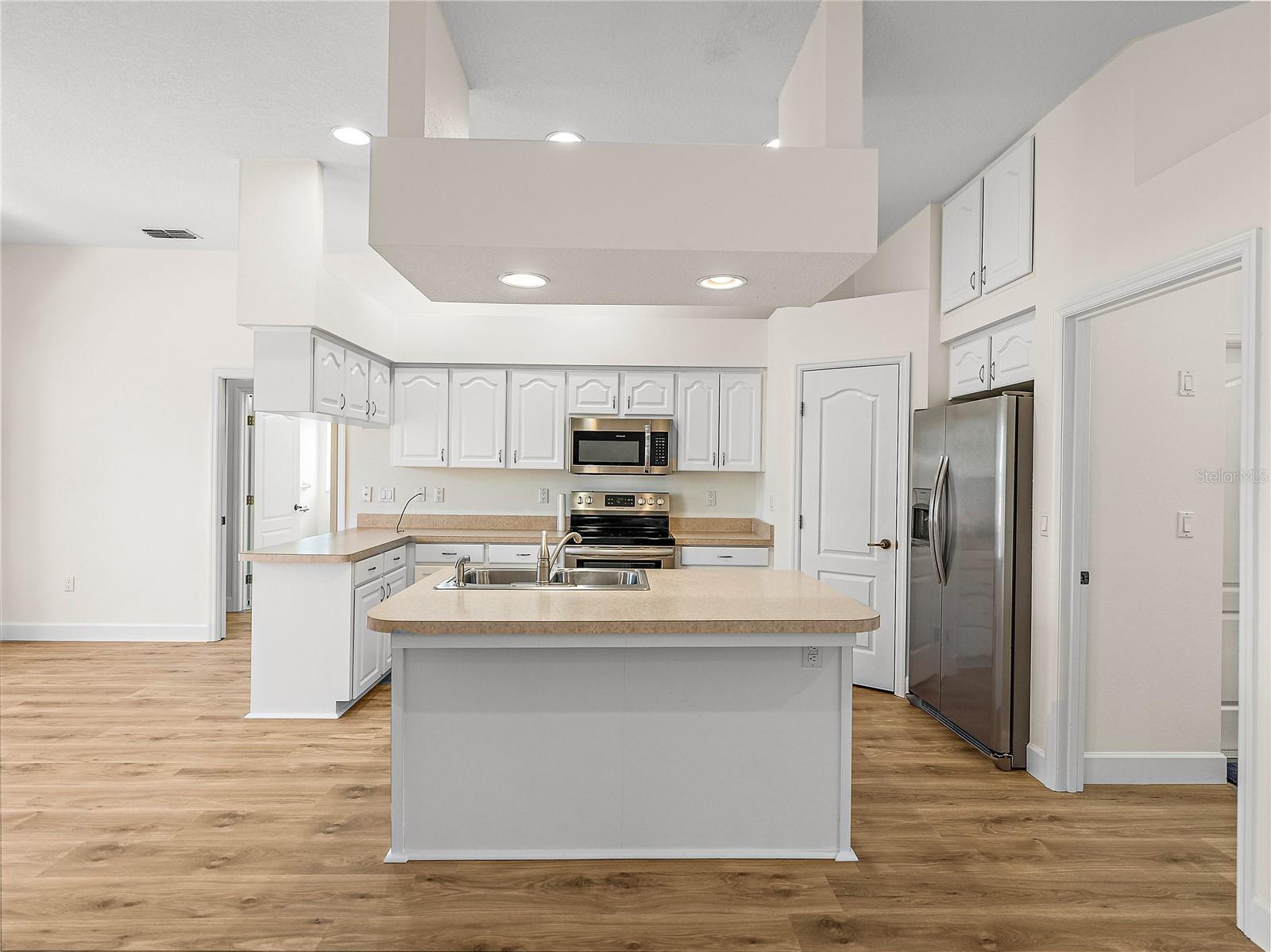 Image 18 of 71 For 113 Harbor Way