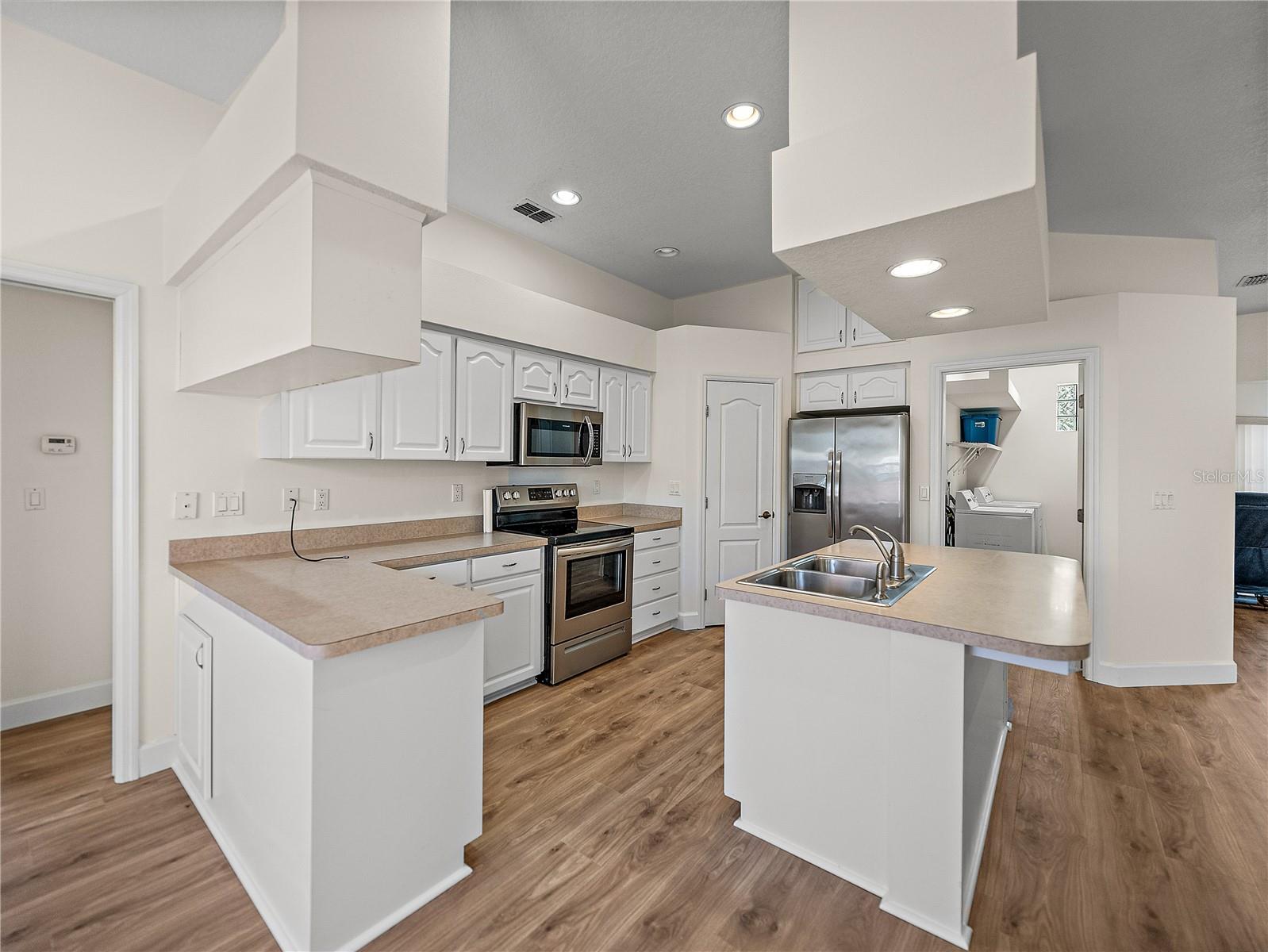 Image 20 of 71 For 113 Harbor Way
