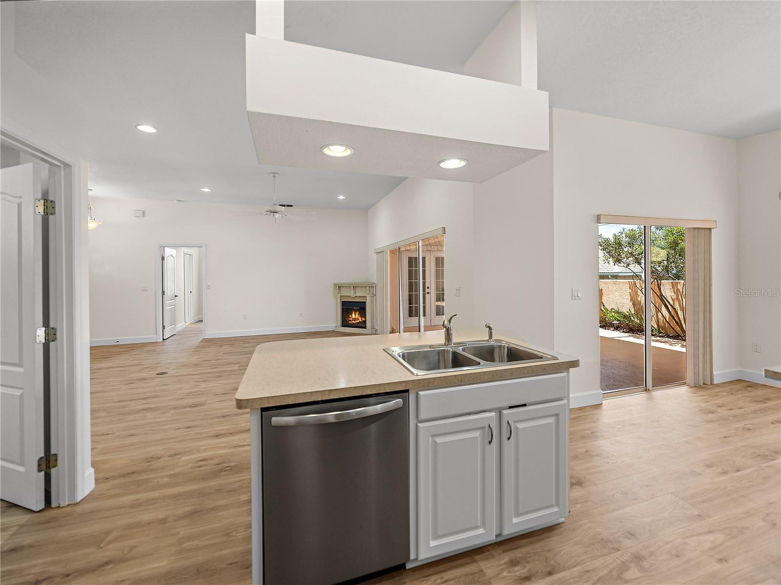 Image 24 of 71 For 113 Harbor Way