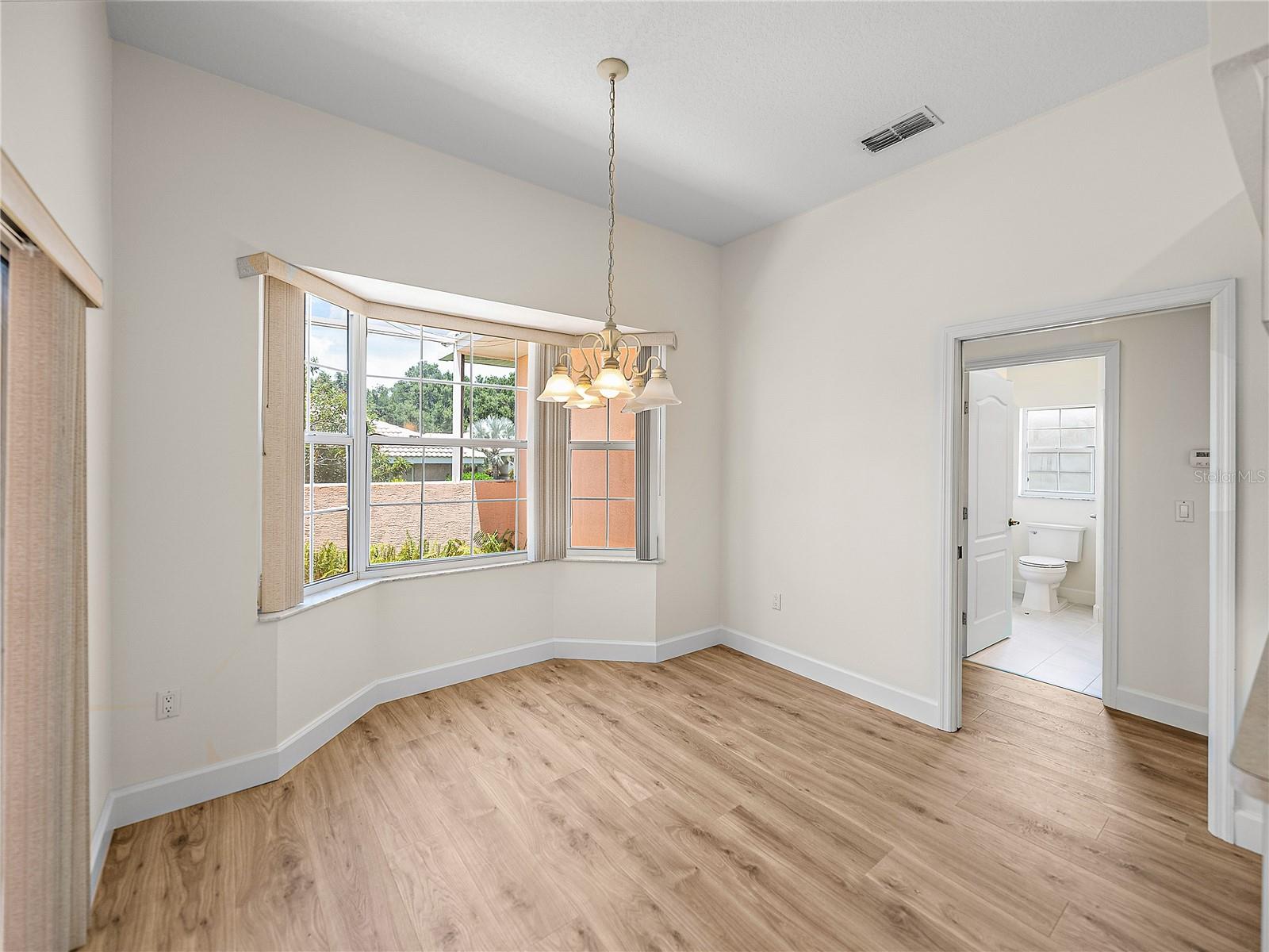 Image 26 of 71 For 113 Harbor Way