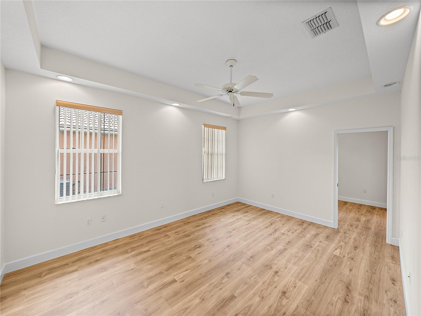 Image 28 of 71 For 113 Harbor Way