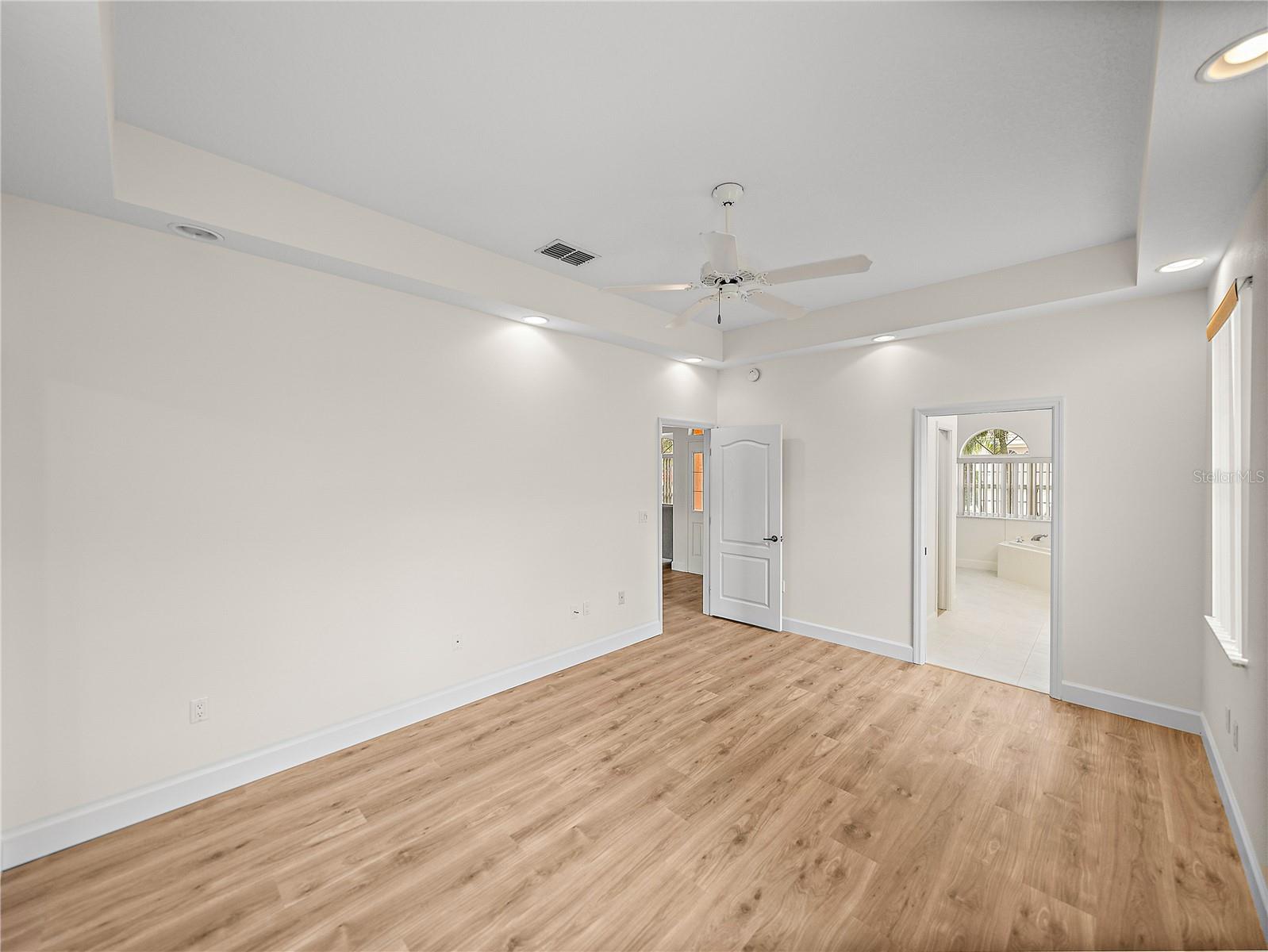 Image 29 of 71 For 113 Harbor Way