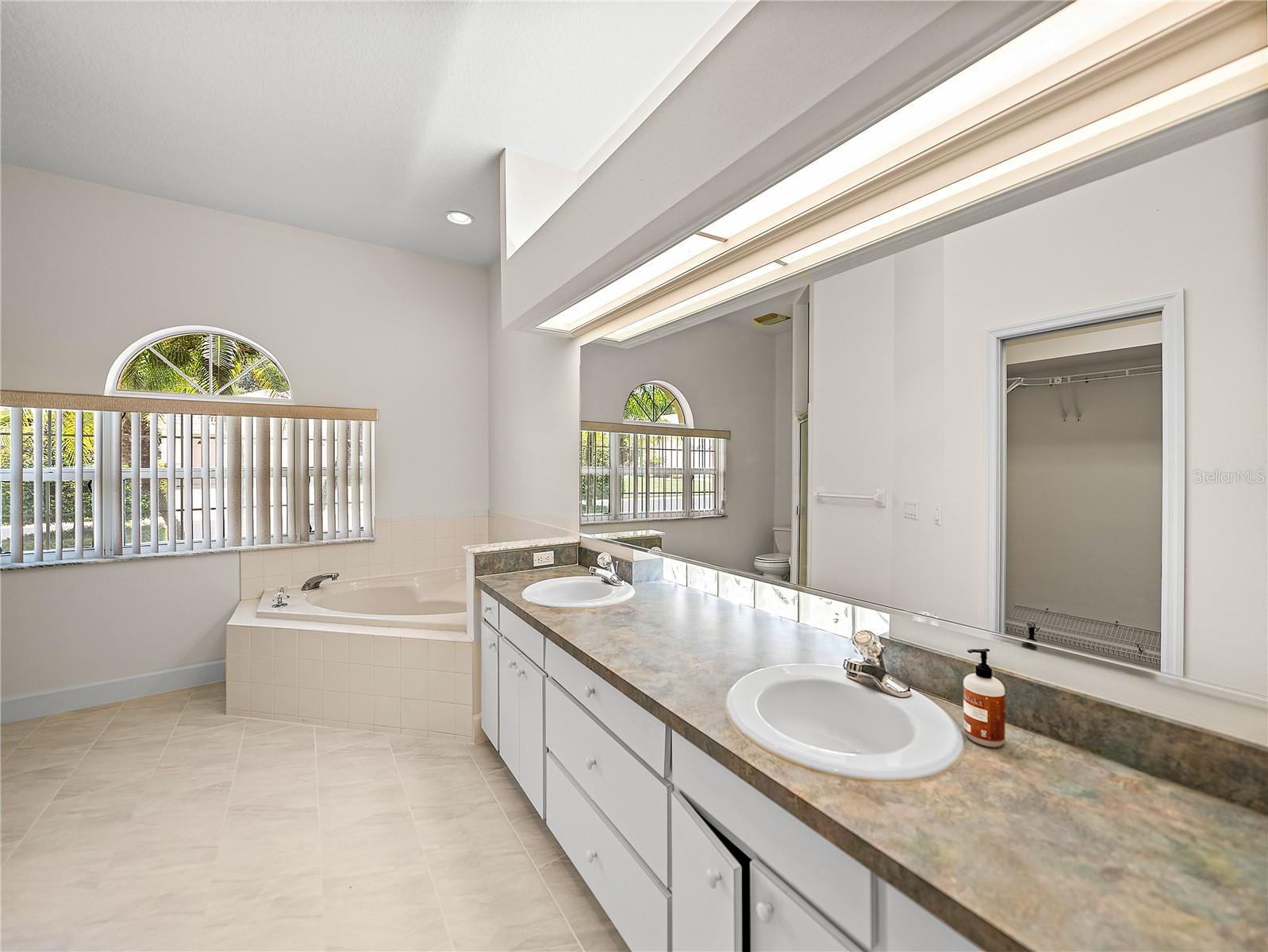 Image 32 of 71 For 113 Harbor Way