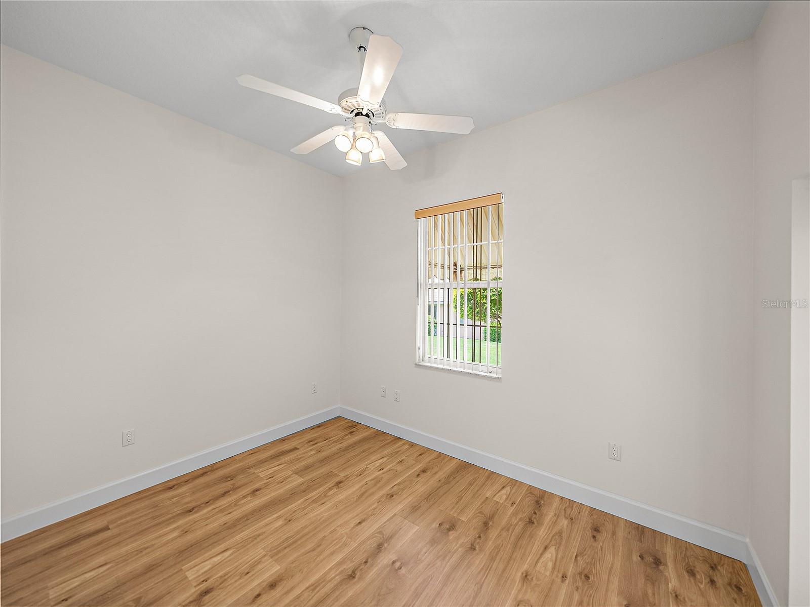 Image 37 of 71 For 113 Harbor Way
