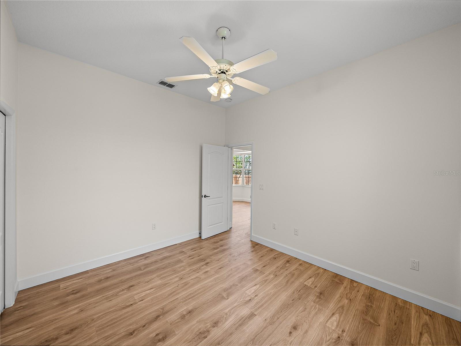 Image 40 of 71 For 113 Harbor Way