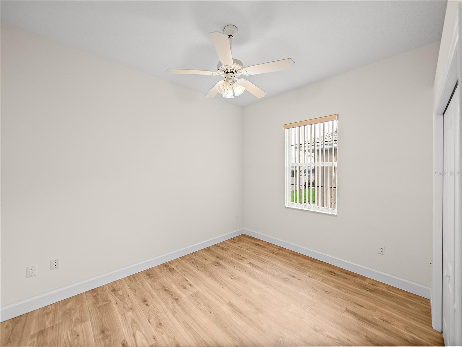 Image 43 of 71 For 113 Harbor Way
