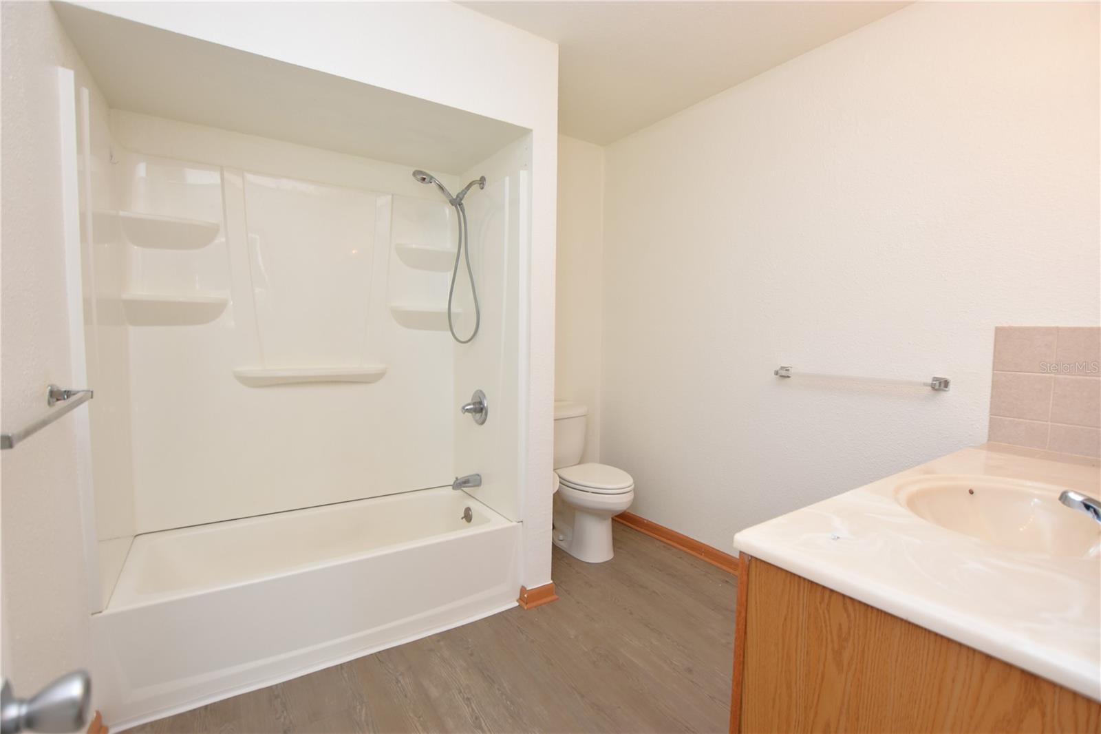 Image 20 of 37 For 2211 9th St Se