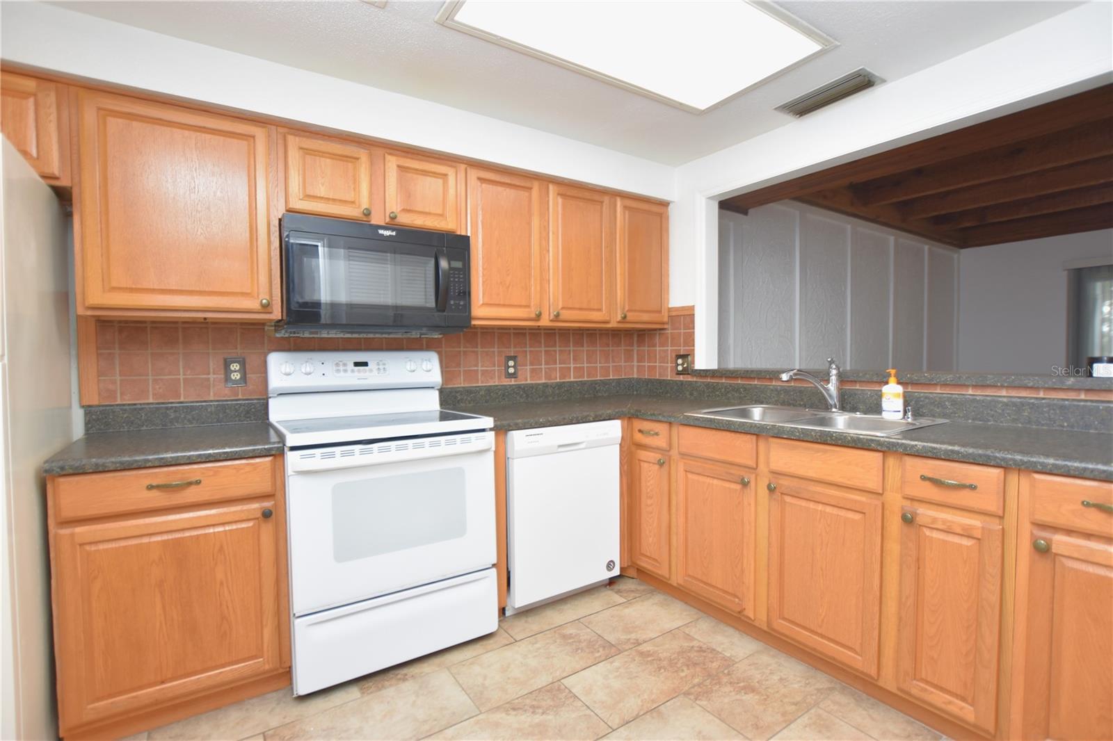 Image 5 of 37 For 2211 9th St Se