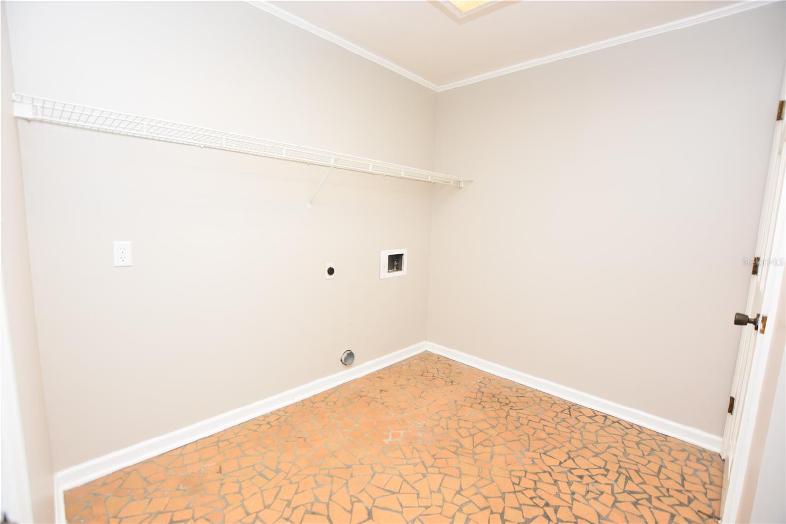 Image 15 of 35 For 2233 9th St Se