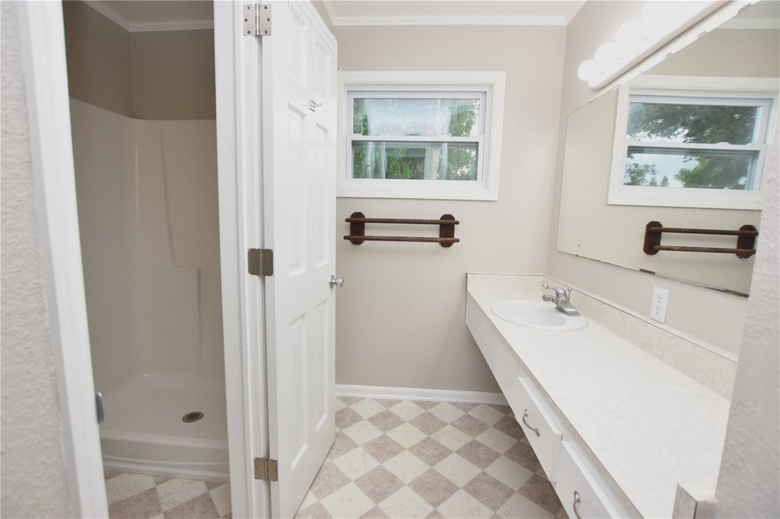Image 18 of 35 For 2233 9th St Se