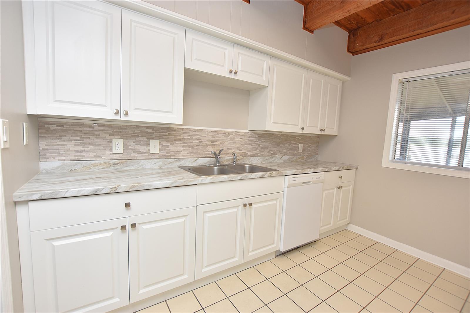 Image 6 of 35 For 2233 9th St Se
