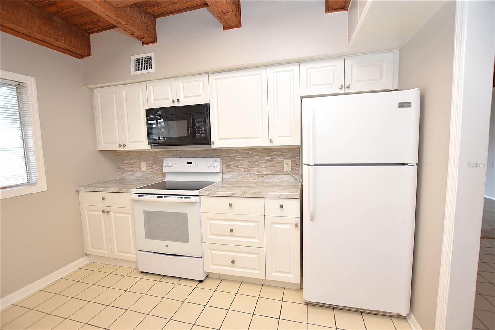 Image 7 of 35 For 2233 9th St Se