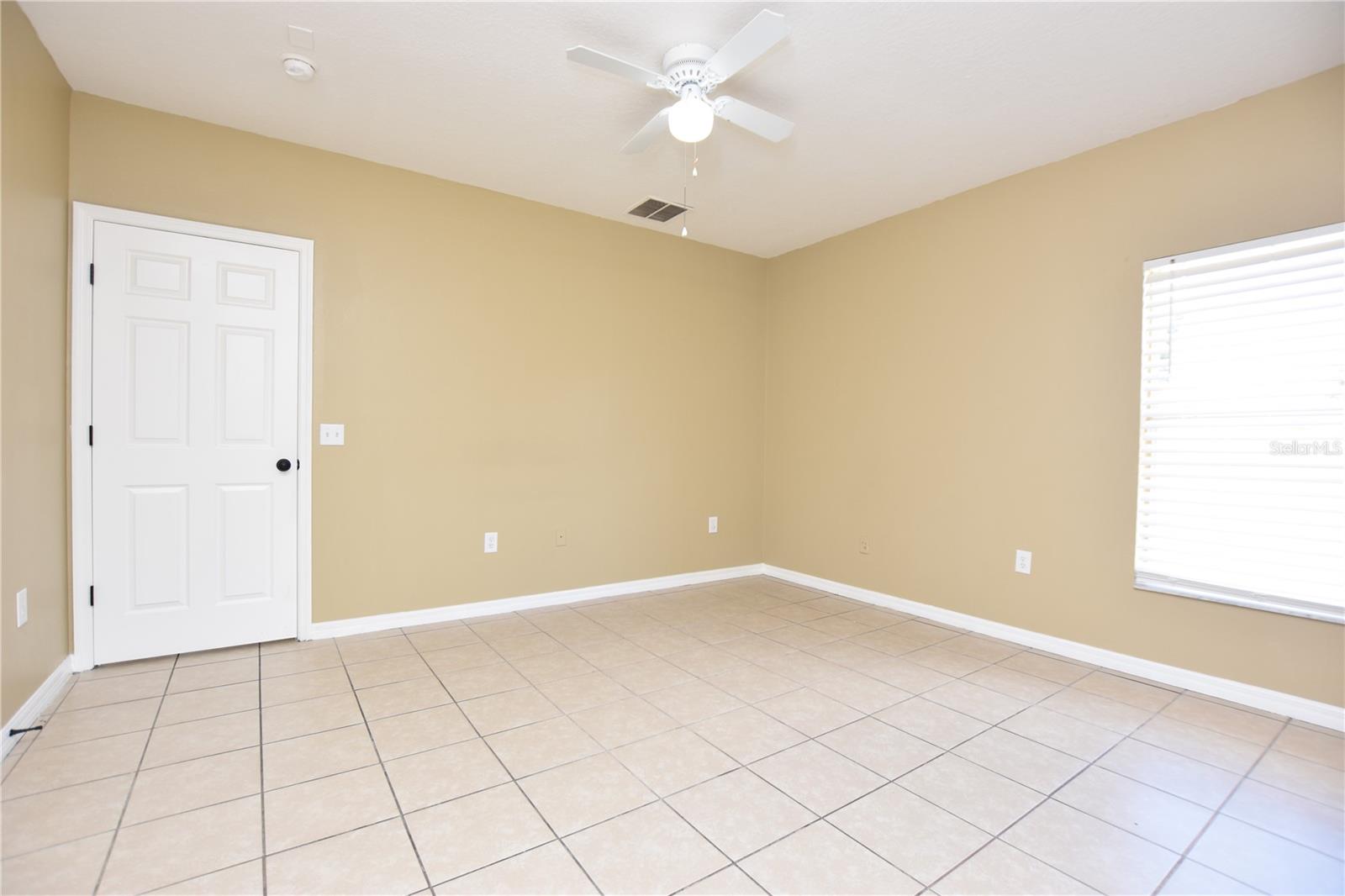 Image 12 of 22 For 982 Cumberland Drive