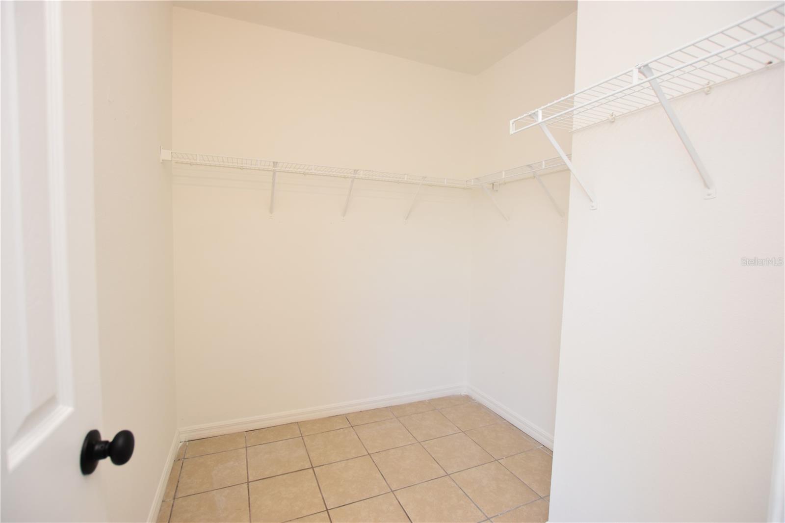 Image 13 of 22 For 982 Cumberland Drive