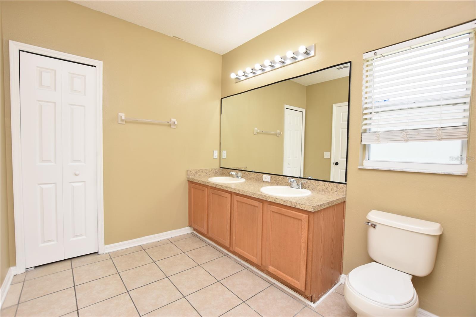 Image 15 of 22 For 982 Cumberland Drive
