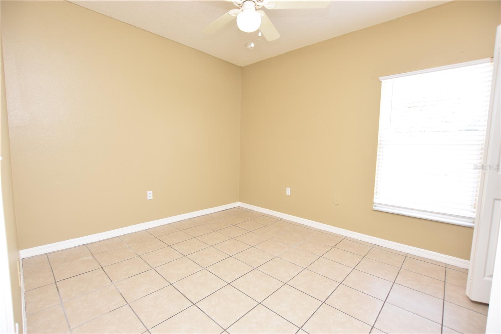 Image 17 of 22 For 982 Cumberland Drive