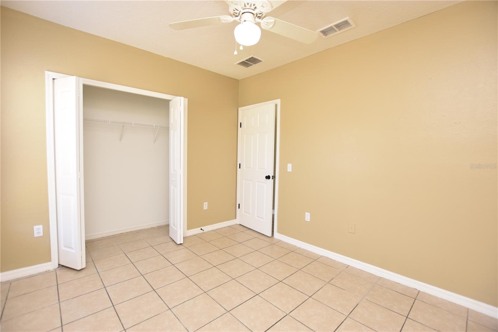 Image 18 of 22 For 982 Cumberland Drive