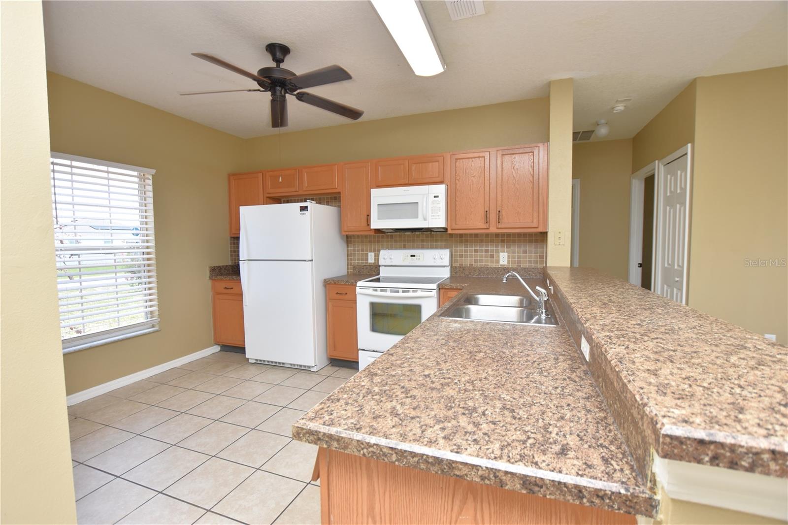 Image 3 of 22 For 982 Cumberland Drive