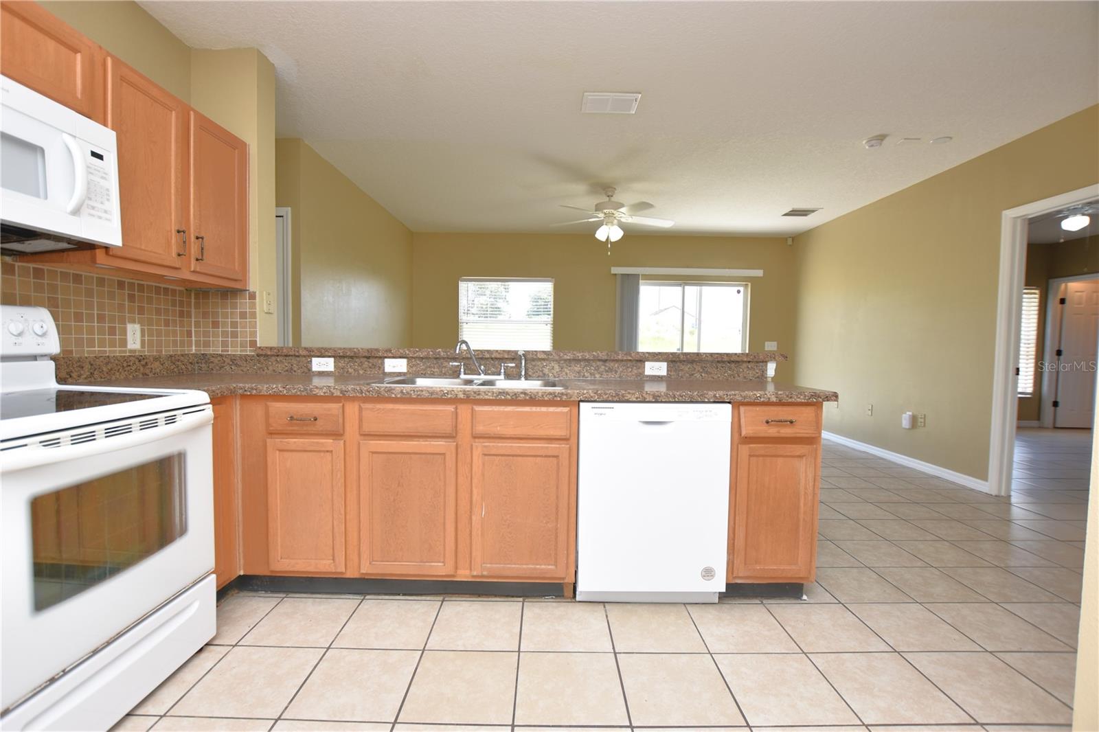 Image 6 of 22 For 982 Cumberland Drive
