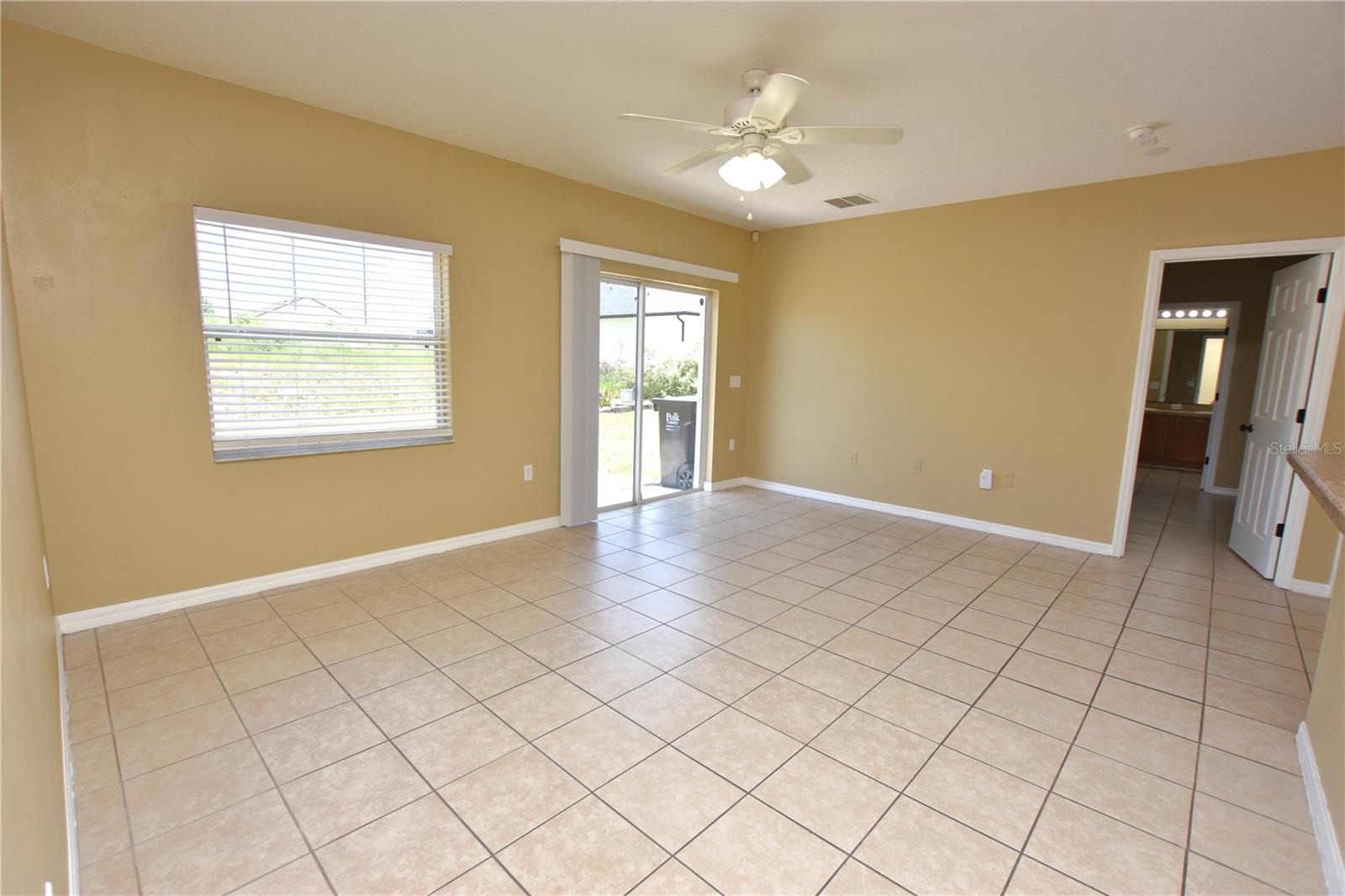 Image 9 of 22 For 982 Cumberland Drive