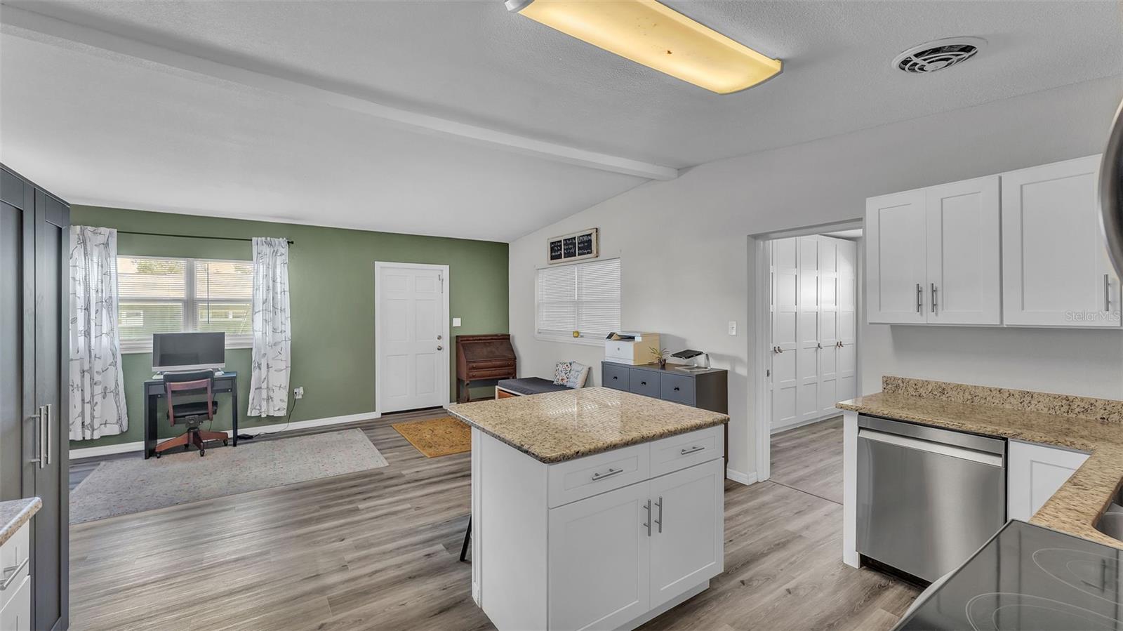 Image 11 of 48 For 505 16th Street Ne