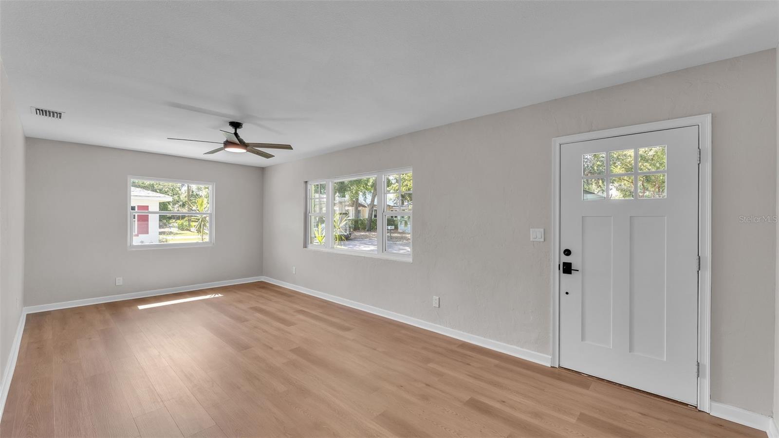 Image 4 of 45 For 405 Hunter Street