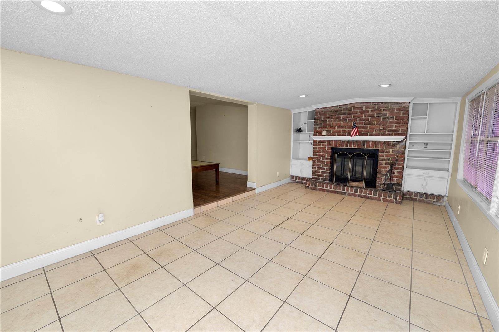 Image 6 of 57 For 1327 Magdalene Court E
