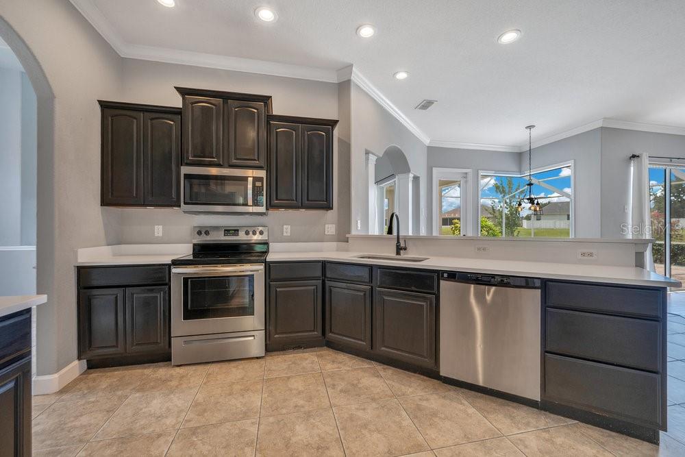 Image 17 of 37 For 6779 Hillis Drive