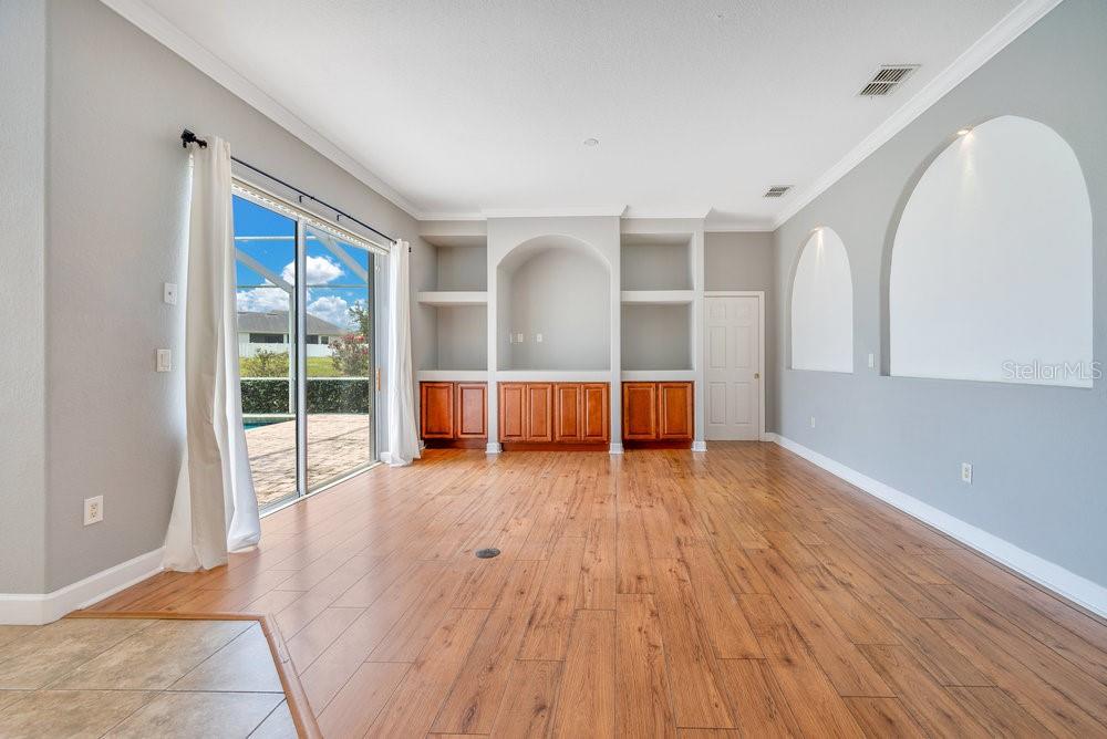 Image 7 of 37 For 6779 Hillis Drive