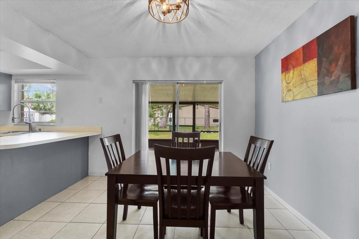 Image 11 of 33 For 2261 Crystal Grove Lane