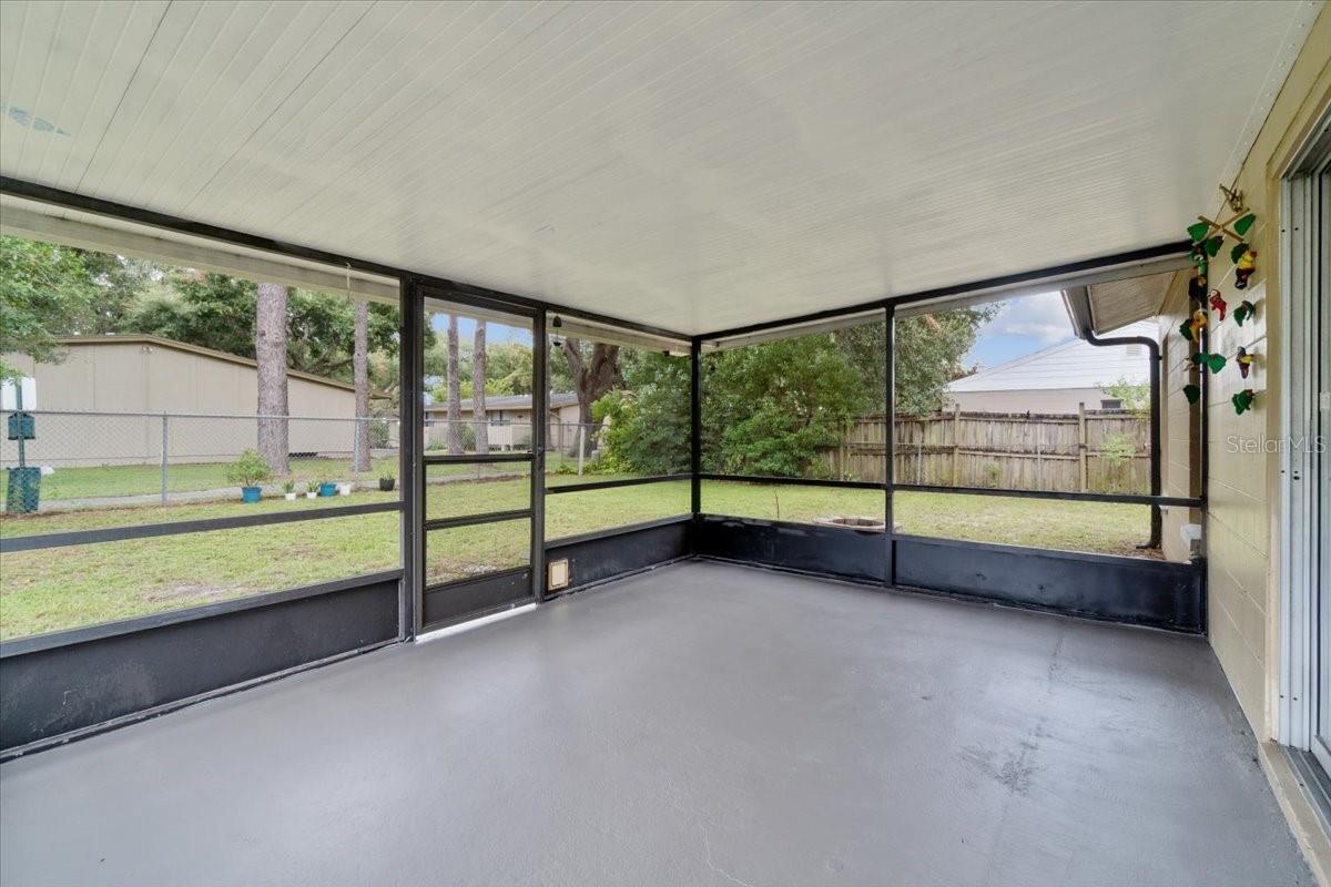 Image 4 of 33 For 2261 Crystal Grove Lane