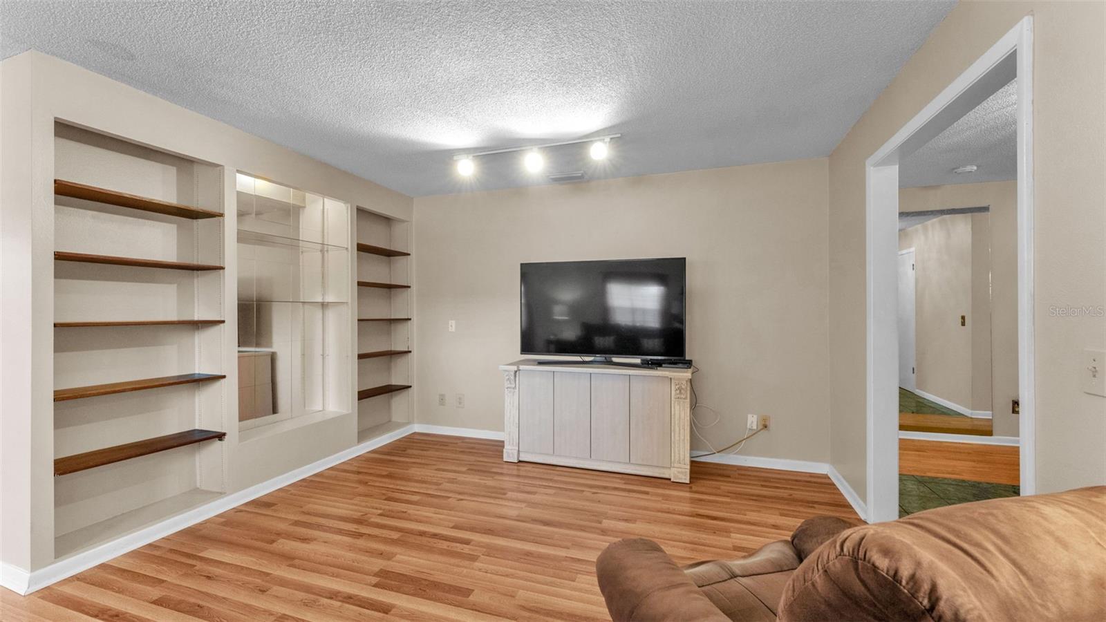 Image 18 of 65 For 6113 Quail Ridge Drive