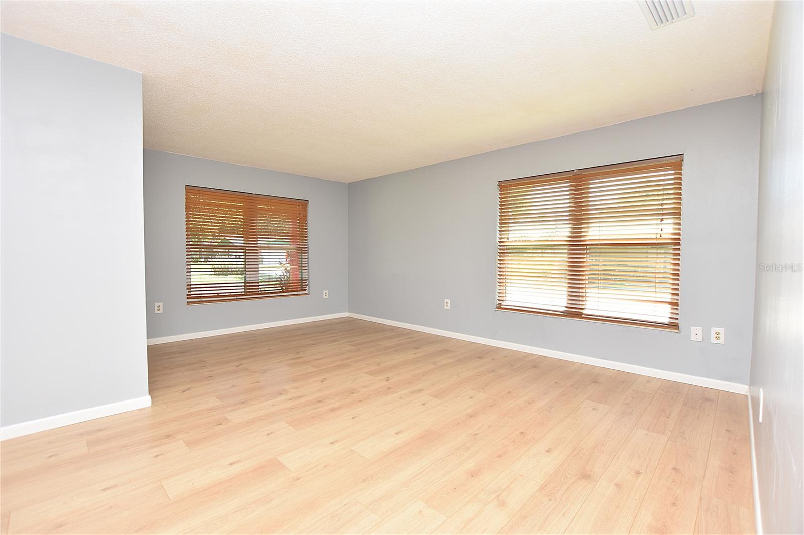 Image 17 of 46 For 1301 Fairlee Street