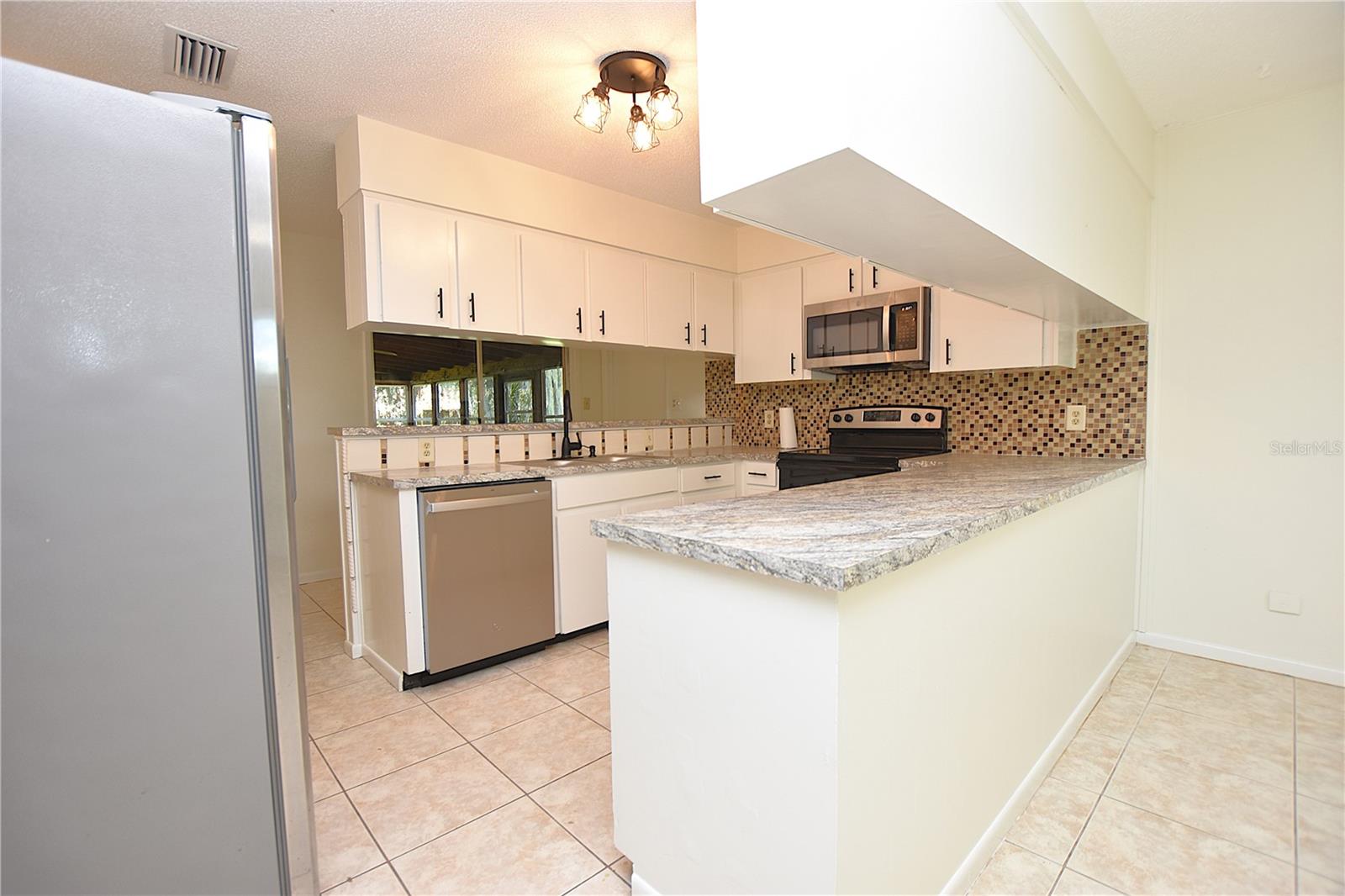 Image 2 of 46 For 1301 Fairlee Street
