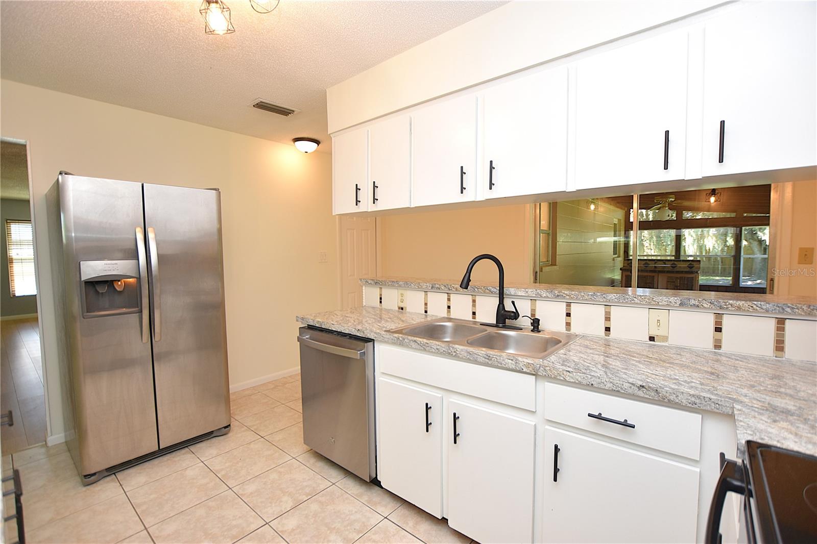 Image 6 of 46 For 1301 Fairlee Street