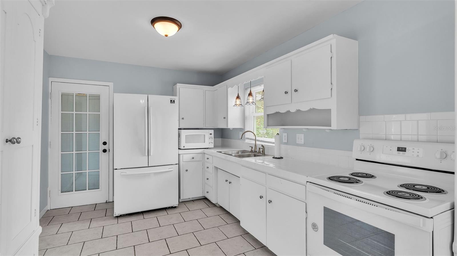Image 13 of 48 For 1430 Phyllis Street