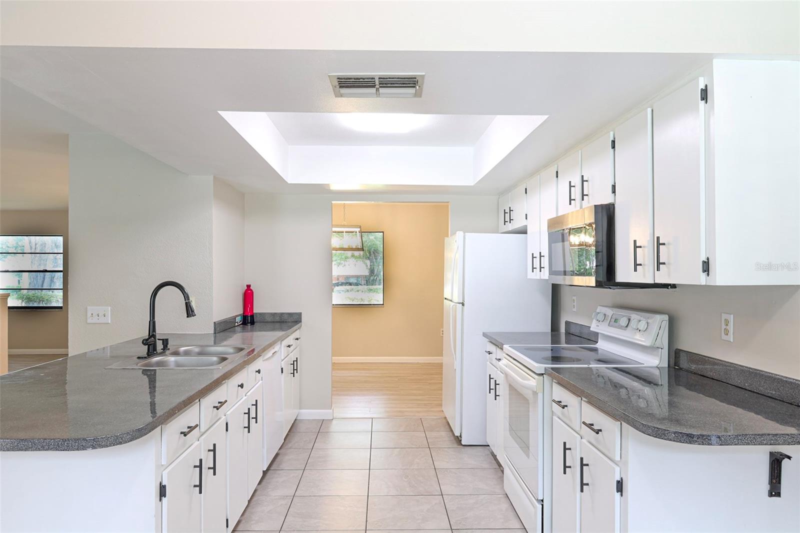 Image 3 of 27 For 2190 Belaire Drive
