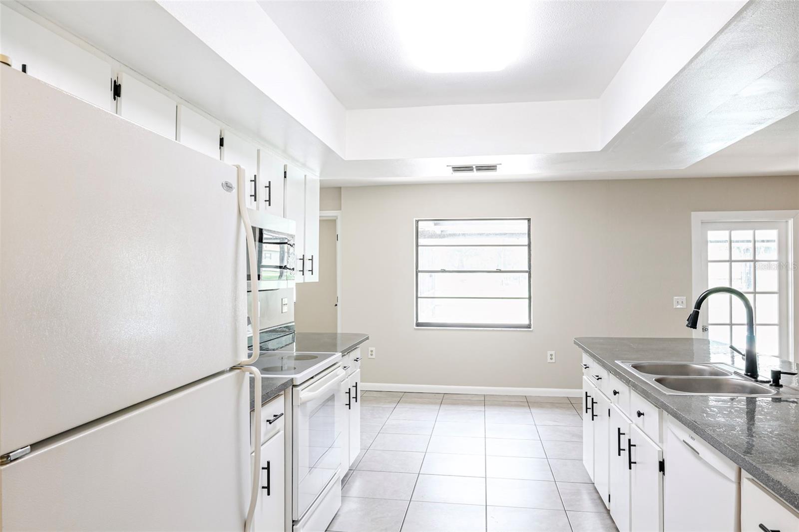 Image 6 of 27 For 2190 Belaire Drive