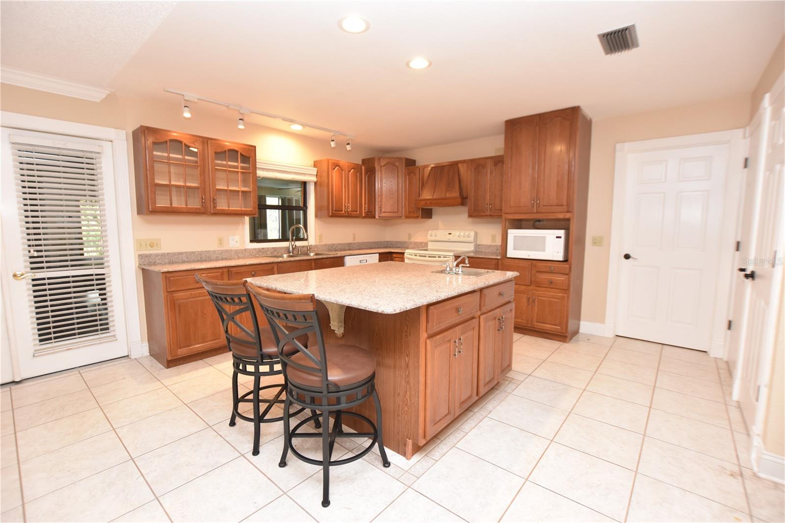 Image 3 of 48 For 4745 Highlands Place Circle