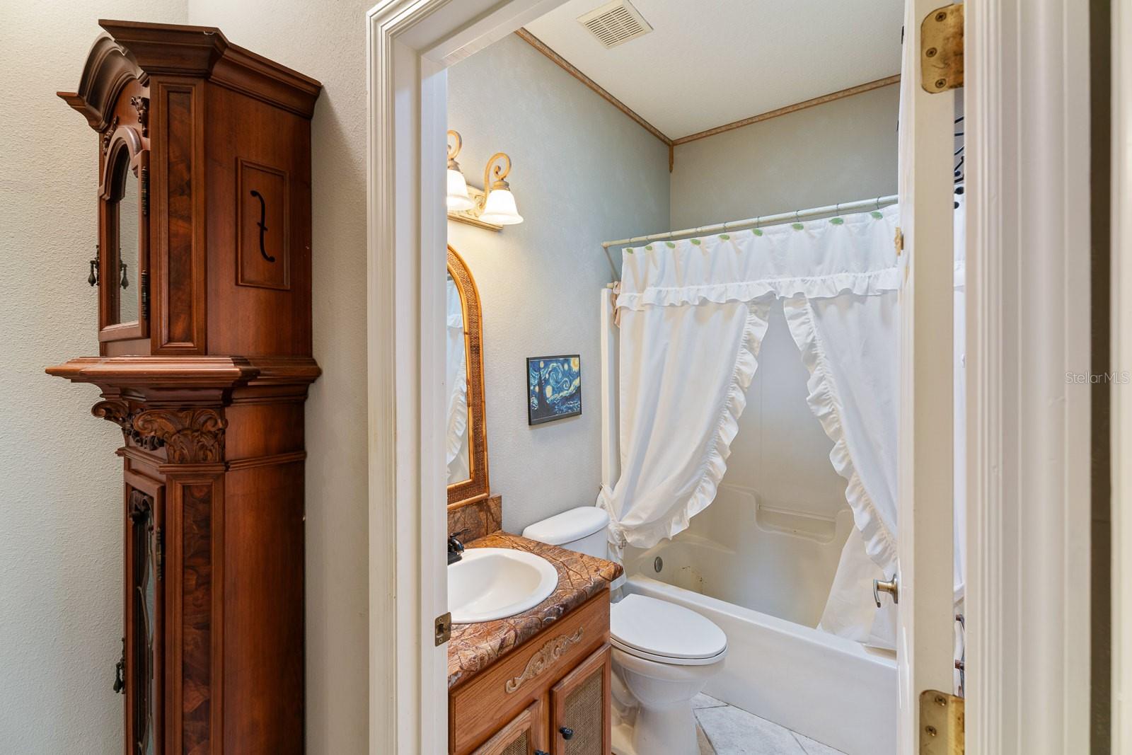Image 13 of 37 For 3213 Bellflower Way