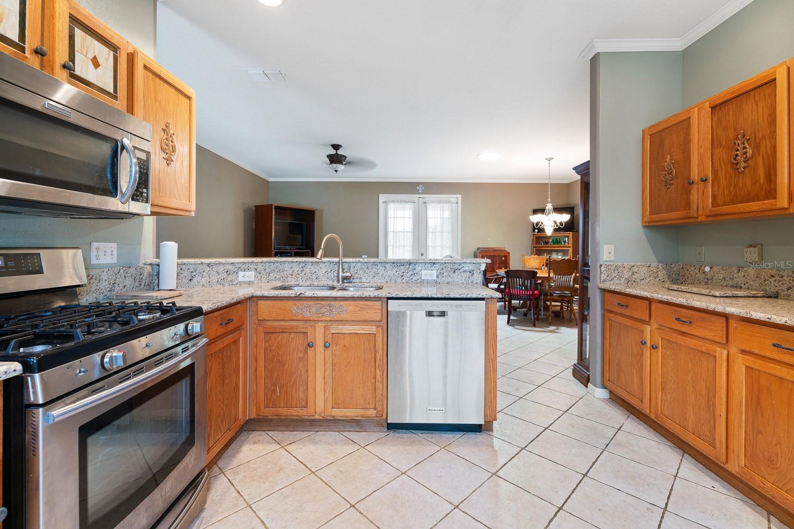 Image 22 of 37 For 3213 Bellflower Way