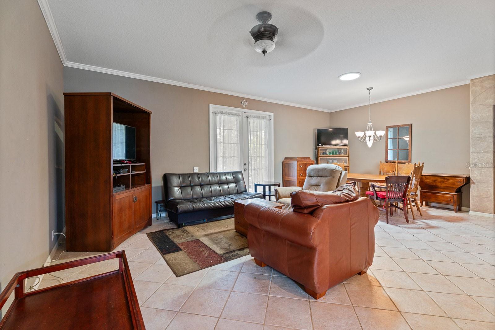 Image 7 of 37 For 3213 Bellflower Way