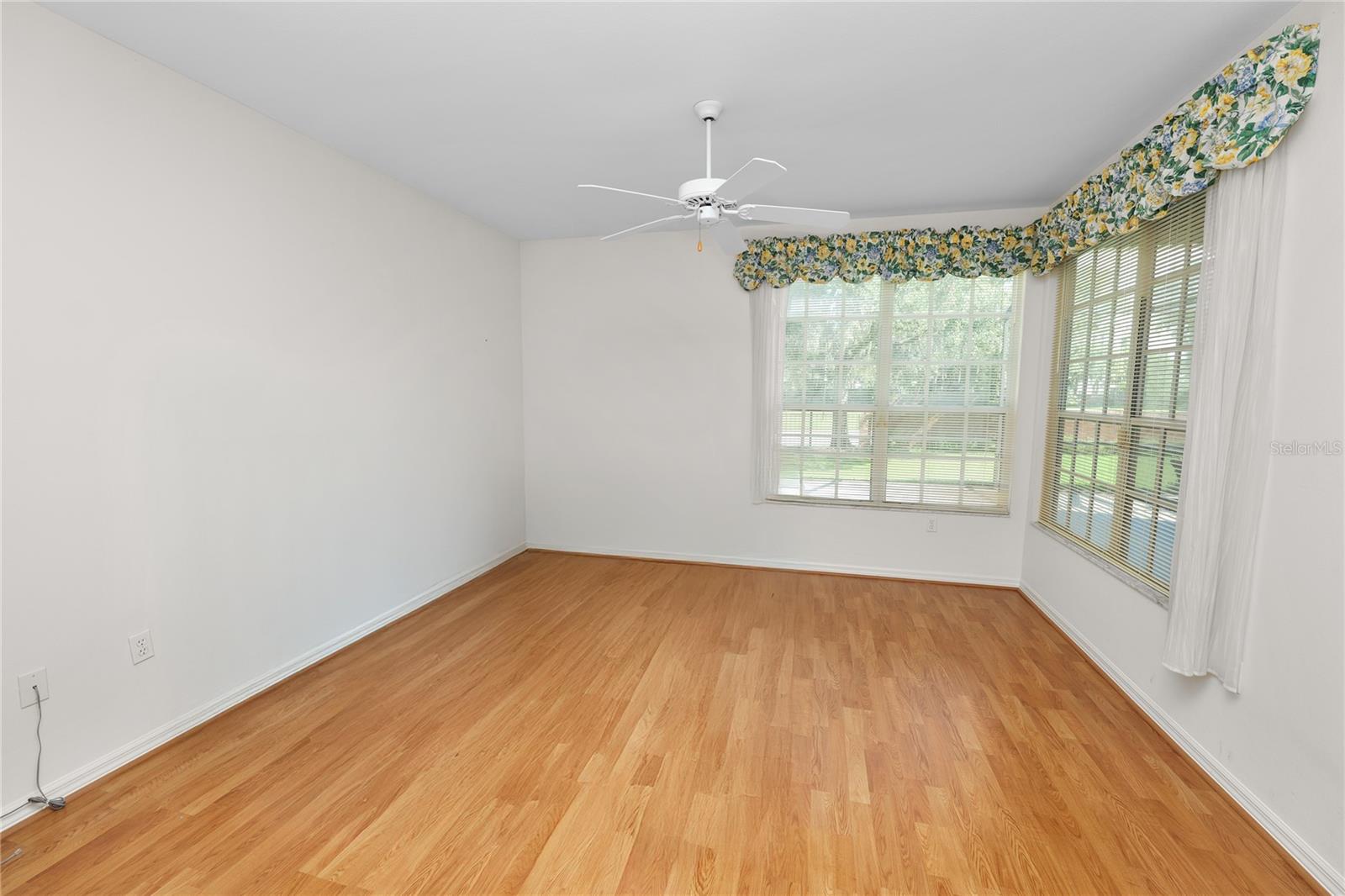 Image 22 of 32 For 3110 Stonewater Drive 122