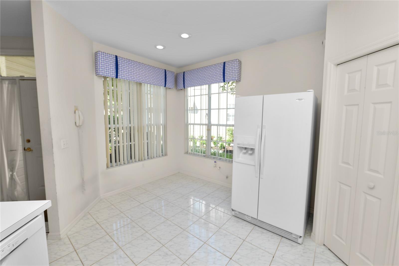 Image 4 of 32 For 3110 Stonewater Drive 122