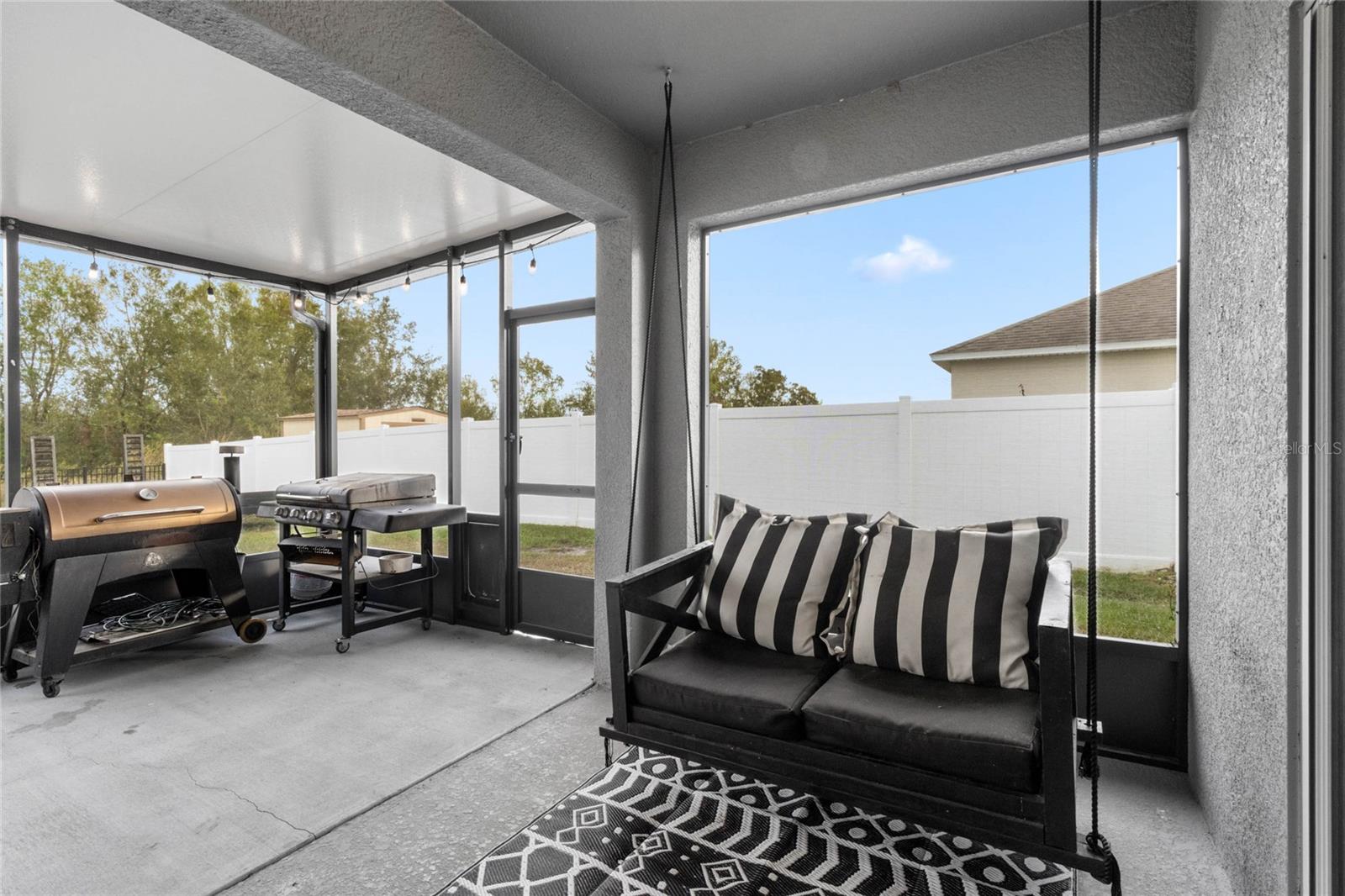Image 29 of 49 For 228 St Thomas Drive