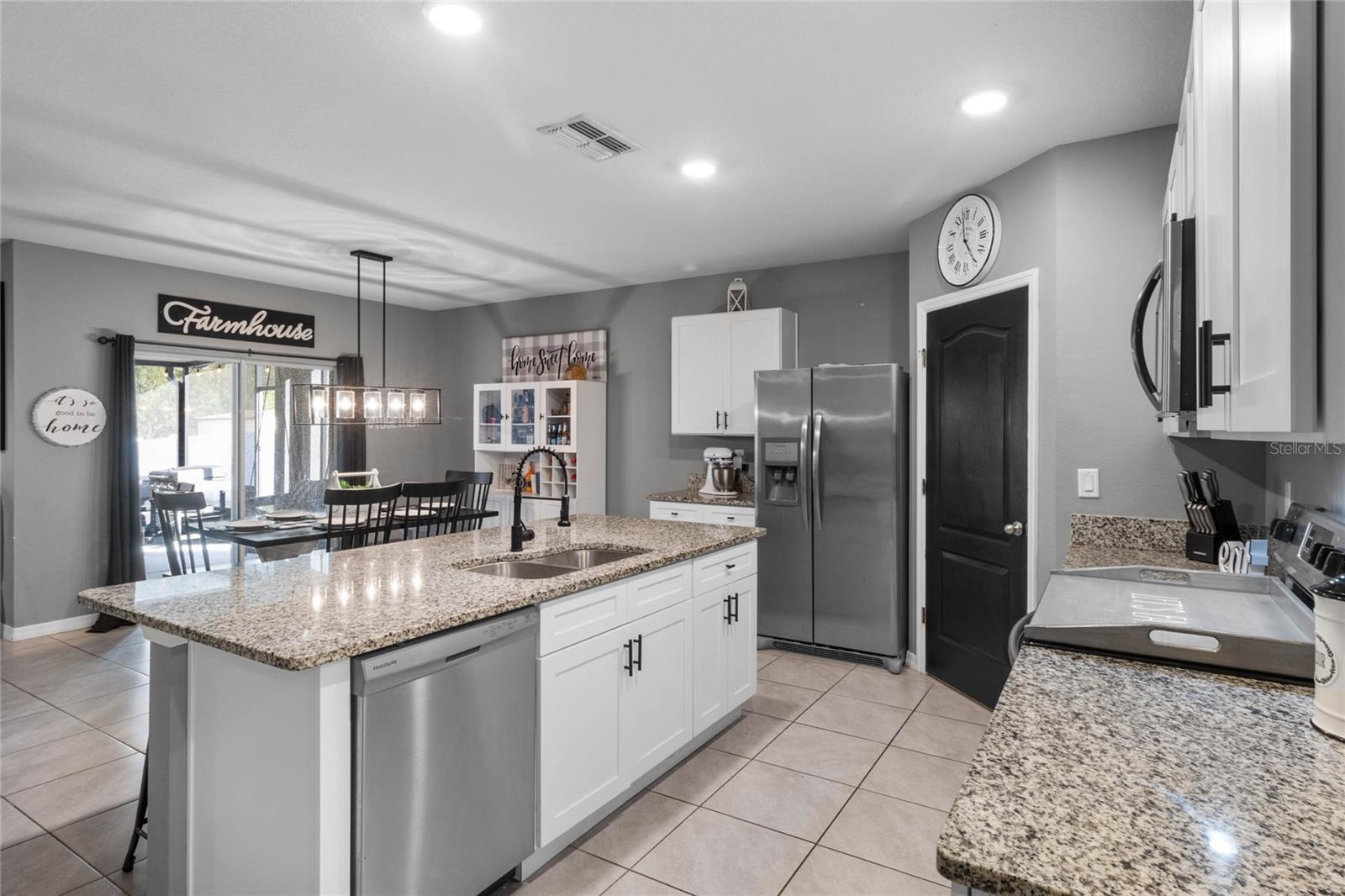 Image 7 of 49 For 228 St Thomas Drive