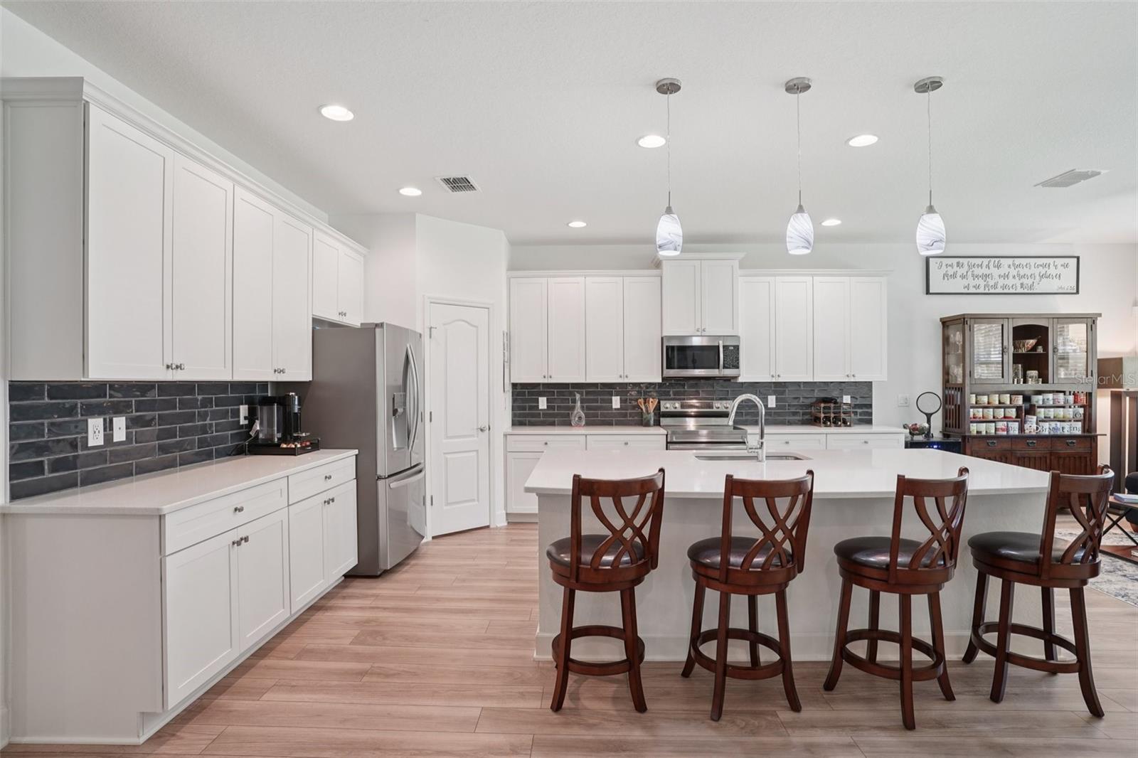 Image 11 of 59 For 1047 Woodland Oaks Drive