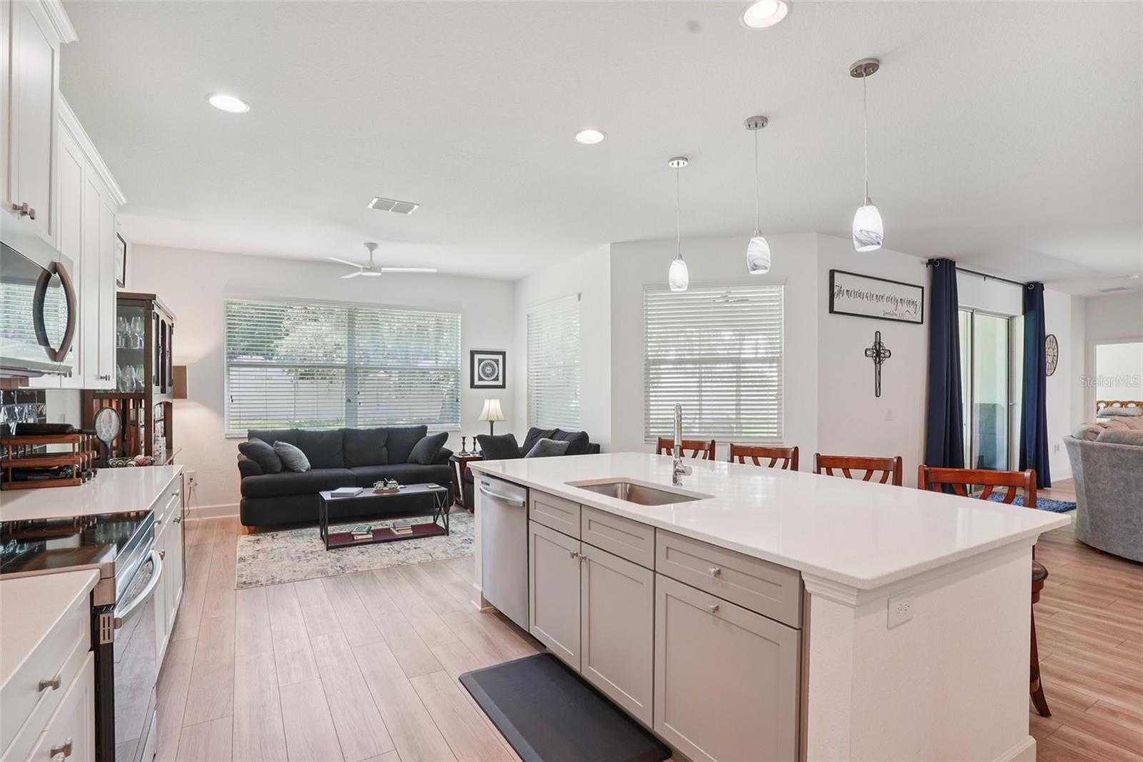Image 14 of 59 For 1047 Woodland Oaks Drive