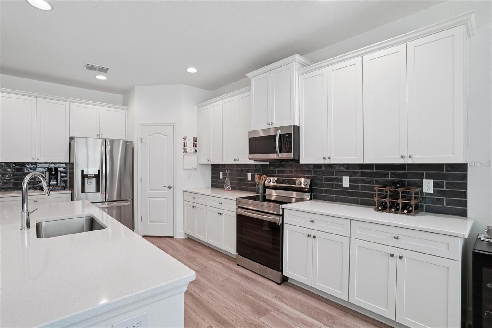 Image 15 of 59 For 1047 Woodland Oaks Drive